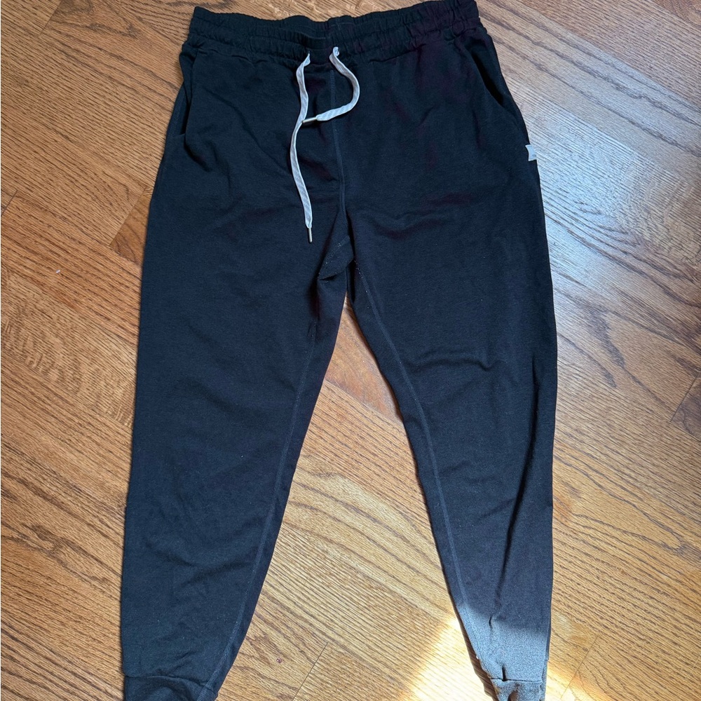 Women’s  Black vuori Jogger Pants